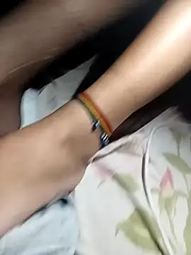 Snapshot of LariBodyMagic chatting on March 17, 2026, 6:49 am LariBodyMagic online show from March 17, 2026, 6:49 am