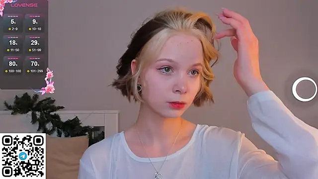 UmbraVelour online show from January 12, 2026, 2:24 pm