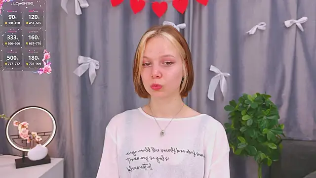 UmbraVelour online show from February 16, 2026, 1:21 pm