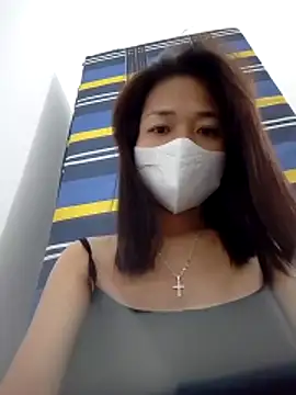 PamPii2x online show from April 19, 2026, 9:28 pm