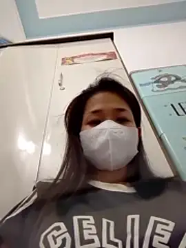 PamPii2x online show from April 9, 2026, 1:50 pm