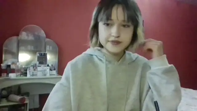 Snapshot of SkylaPorter chatting on November 28, 2025, 10:37 am SkylaPorter online show from November 28, 2025, 10:37 am