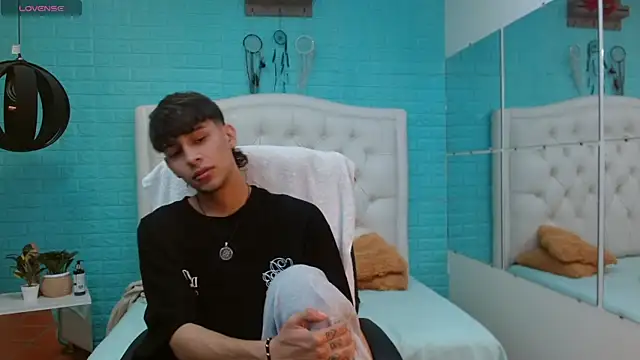 Snapshot of DraxBlade09 chatting on April 30, 2026, 7:54 pm DraxBlade09 online show from April 30, 2026, 7:54 pm