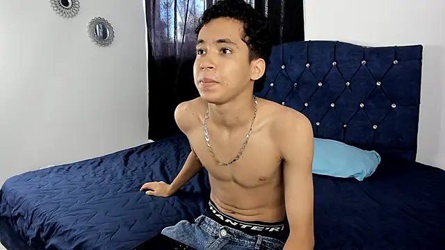 EithanMoon online show from November 19, 2025, 2:50 pm