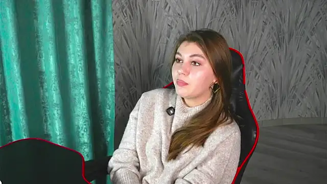 Snapshot of LyndaSkorcz chatting on November 19, 2025, 12:05 pm LyndaSkorcz online show from November 19, 2025, 12:05 pm