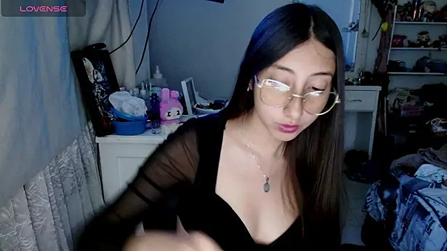 Nanylux online show from January 7, 2026, 10:37 pm