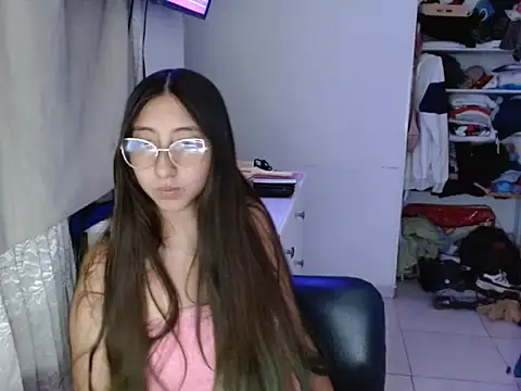 Snapshot of Nanylux chatting on November 29, 2025, 4:01 am Nanylux online show from November 29, 2025, 4:01 am