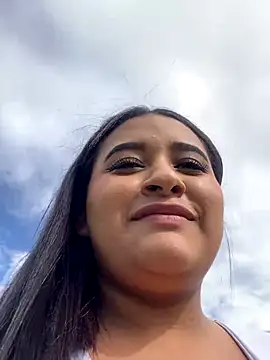 Sara storm outdoors online show from November 18, 2025, 7:50 pm