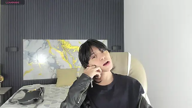 Snapshot of Sylasfrost chatting on December 5, 2025, 7:12 pm Sylasfrost online show from December 5, 2025, 7:12 pm