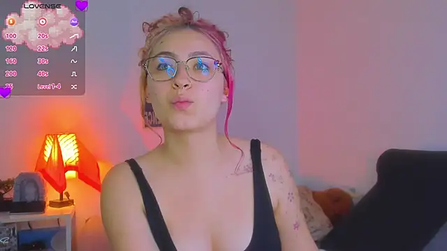 Snapshot of MarieTaylor_ chatting on June 24, 2026, 9:56 pm MarieTaylor online show from June 24, 2026, 9:56 pm