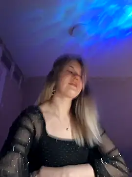 Snapshot of purplemoon1 chatting on December 17, 2025, 9:09 pm purplemoon1 online show from December 17, 2025, 9:09 pm