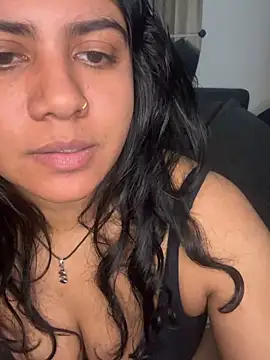 TiaBella  online show from April 15, 2026, 7:58 pm