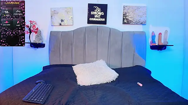 Maddy  Jones online show from February 23, 2026, 7:03 pm