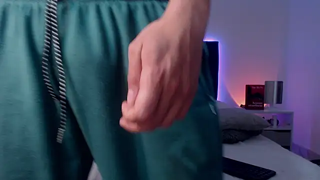 Snapshot of ray_Weeed chatting on November 29, 2025, 11:49 pm ray Weeed online show from November 29, 2025, 11:49 pm