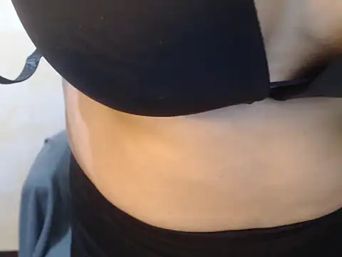 HotAsian Yazzi69 online show from December 3, 2025, 3:44 pm