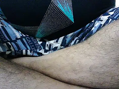 Snapshot of blue_roy chatting on November 24, 2025, 6:19 pm blue roy online show from November 24, 2025, 6:19 pm