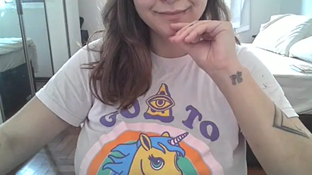 xxxluana online show from April 18, 2026, 1:57 pm