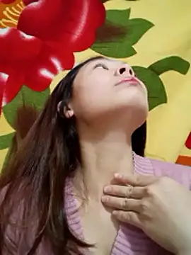 quynhquynh  online show from January 10, 2026, 5:41 pm