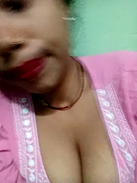 Snapshot of Hott_myraa chatting on December 16, 2025, 9:35 am Hott myraa online show from December 16, 2025, 9:35 am