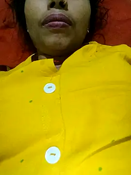 Snapshot of Hott_myraa chatting on December 5, 2025, 2:37 pm Hott myraa online show from December 5, 2025, 2:37 pm