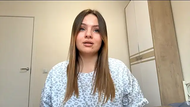 Snapshot of ShaGruninger chatting on November 19, 2025, 10:04 am ShaGruninger online show from November 19, 2025, 10:04 am