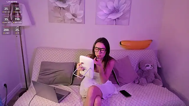 EmaSunshine online show from January 10, 2026, 4:52 am