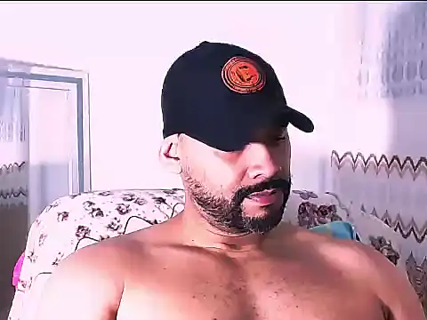 Snapshot of musclehetero chatting on March 19, 2026, 4:23 am musclehetero online show from March 19, 2026, 4:23 am