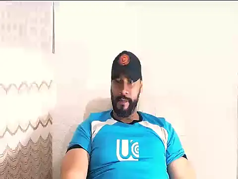Snapshot of musclehetero chatting on March 14, 2026, 5:24 am musclehetero online show from March 14, 2026, 5:24 am