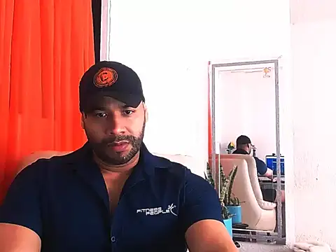 Snapshot of musclehetero chatting on April 21, 2026, 7:53 pm musclehetero online show from April 21, 2026, 7:53 pm