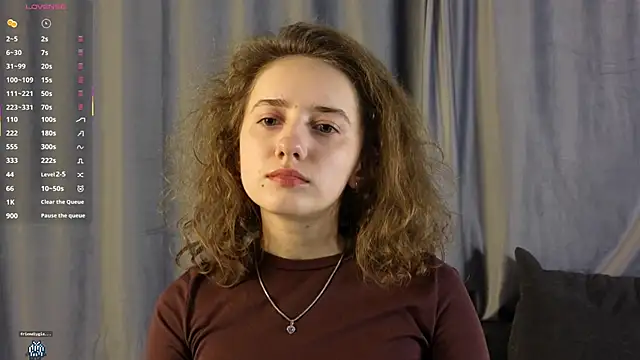 Snapshot of CuteLunette chatting on December 14, 2025, 3:06 pm CuteLunette online show from December 14, 2025, 3:06 pm