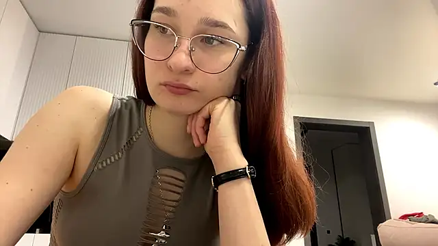 Snapshot of AylaRuer chatting on November 28, 2025, 11:21 am AylaRuer online show from November 28, 2025, 11:21 am