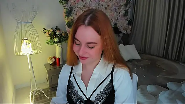 Snapshot of AirySilhouette chatting on November 23, 2025, 10:36 am AirySilhouette online show from November 23, 2025, 10:36 am