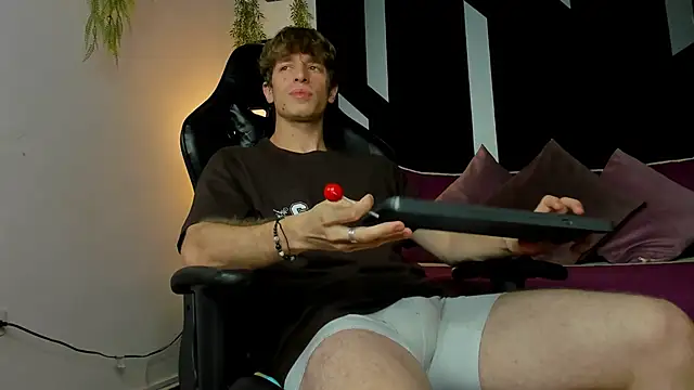 Ostin Saints online show from April 21, 2026, 8:26 pm