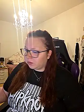 Snapshot of NaughtyNiia chatting on December 16, 2025, 5:39 pm NaughtyNiia online show from December 16, 2025, 5:39 pm