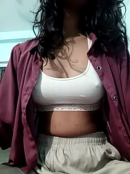 Snapshot of Purnima_18 chatting on December 2, 2025, 2:30 pm Purnima 18 online show from December 2, 2025, 2:30 pm