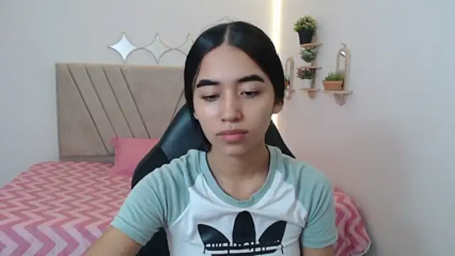 xoxo melany online show from April 19, 2026, 12:06 pm