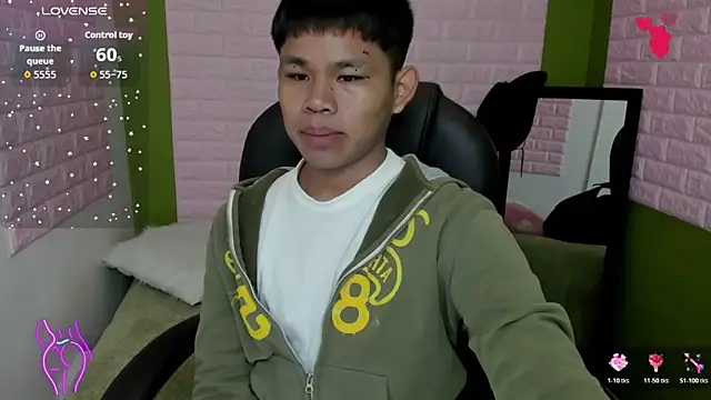 tommy cherry  online show from November 20, 2025, 1:56 pm