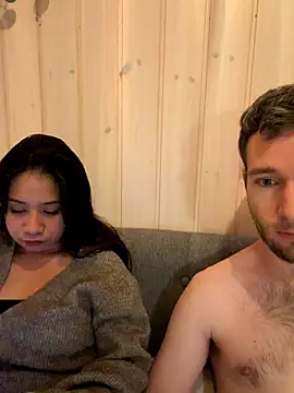 Snapshot of Spice2x chatting on December 4, 2025, 8:08 pm Spice2x online show from December 4, 2025, 8:08 pm