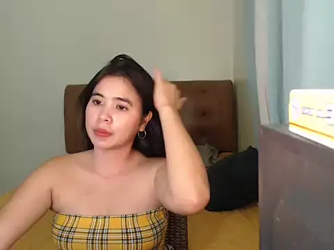 Snapshot of prettyELLE chatting on April 4, 2026, 6:53 am prettyELLE online show from April 4, 2026, 6:53 am