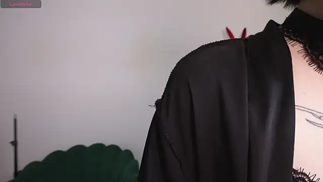 LucyKitty  online show from December 15, 2025, 12:44 pm