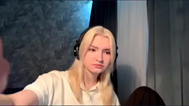 Snapshot of Cindi_Jacobs chatting on November 23, 2025, 5:01 pm Cindi Jacobs online show from November 23, 2025, 5:01 pm