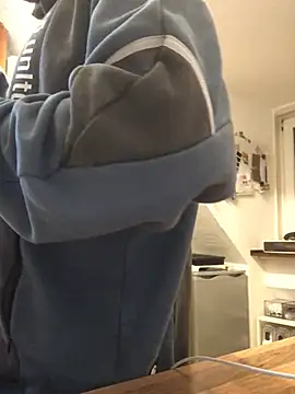 Spielzeugtwink online show from March 4, 2026, 10:06 pm