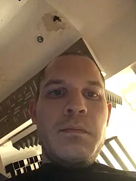 Spielzeugtwink online show from December 19, 2025, 2:48 am