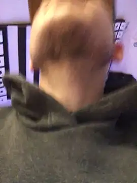 Spielzeugtwink online show from December 5, 2025, 2:37 pm