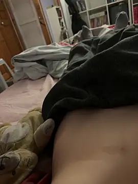 Snapshot of Leolignio chatting on December 17, 2025, 1:49 pm Leolignio online show from December 17, 2025, 1:49 pm