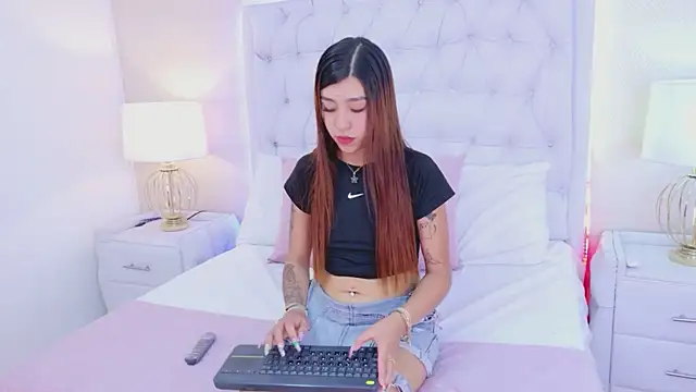 ViolettFrosst online show from December 2, 2025, 7:26 pm