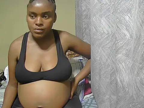 PregiiCaramellxx online show from November 20, 2025, 5:02 pm