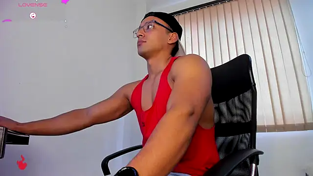 Snapshot of thomas_scot1 chatting on November 27, 2025, 1:22 pm thomas scot1 online show from November 27, 2025, 1:22 pm