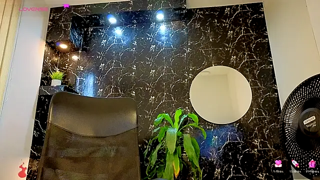 Snapshot of thomas_scot1 chatting on December 3, 2025, 1:21 pm thomas scot1 online show from December 3, 2025, 1:21 pm