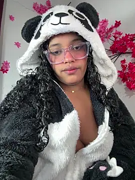 chleo rosse online show from April 17, 2026, 3:20 am